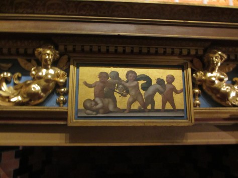 Babies and Medusa heads should not be in the same picture. 